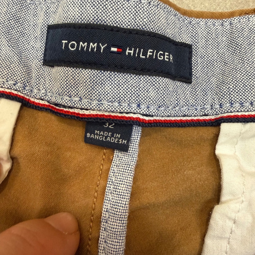 Tommy Hilfiger Mens Chino Shorts Brown Cotton Stretch Casual Preppy Size 32 - Picture 2 of 7